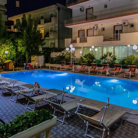 Hotel Beverly Rimini Exterior foto