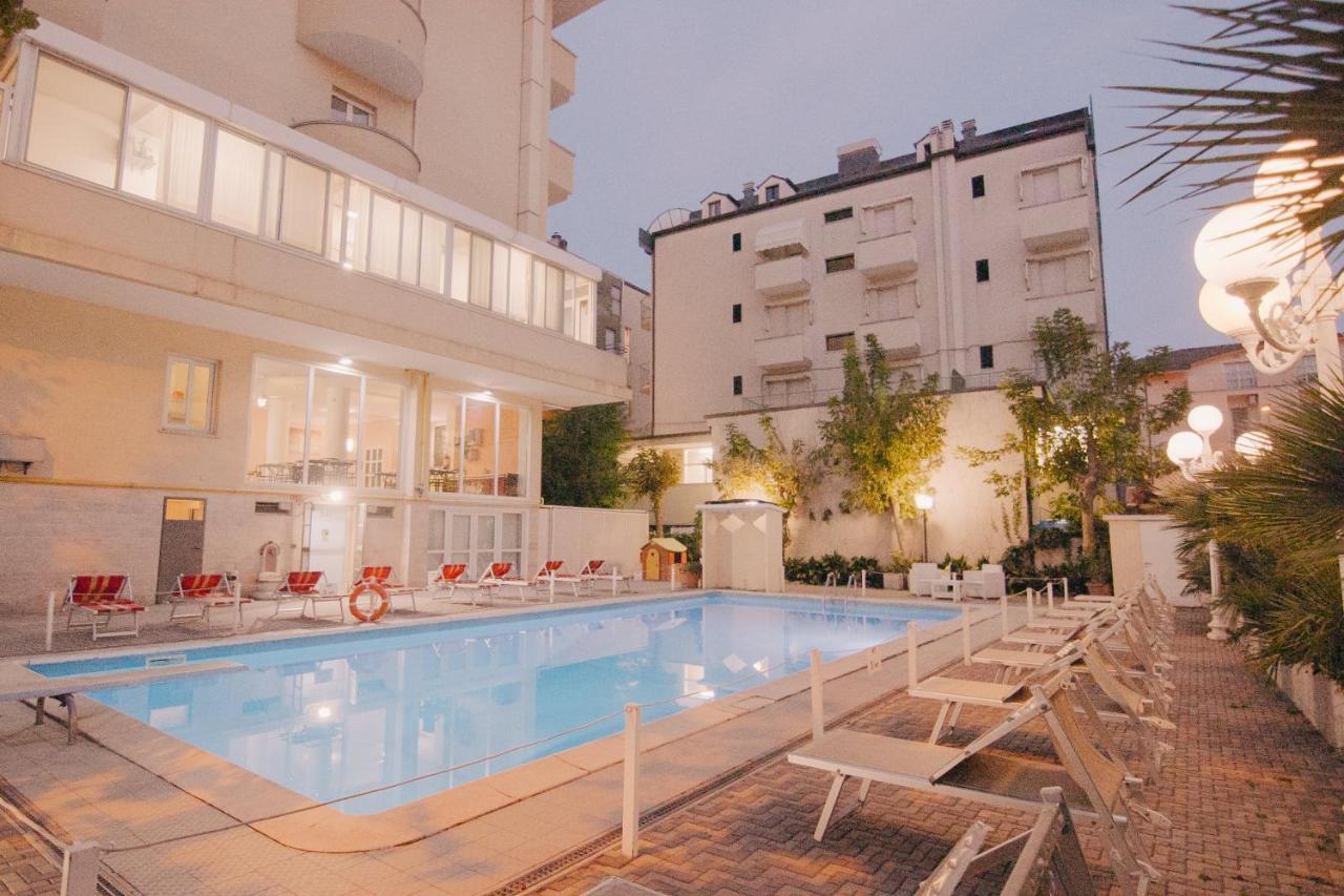 Hotel Beverly Rimini Exterior foto
