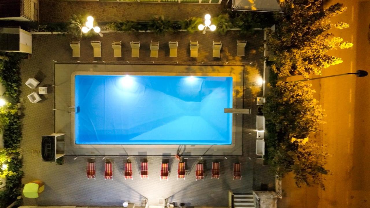 Hotel Beverly Rimini Exterior foto